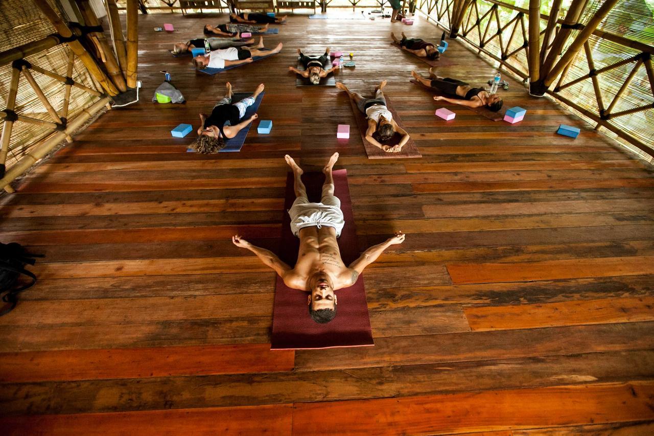 Flowers & Fire Yoga Garden 길리 아이르 외부 사진