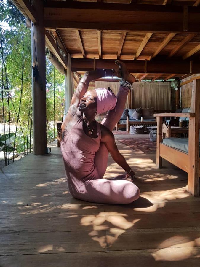 Flowers & Fire Yoga Garden 길리 아이르 외부 사진
