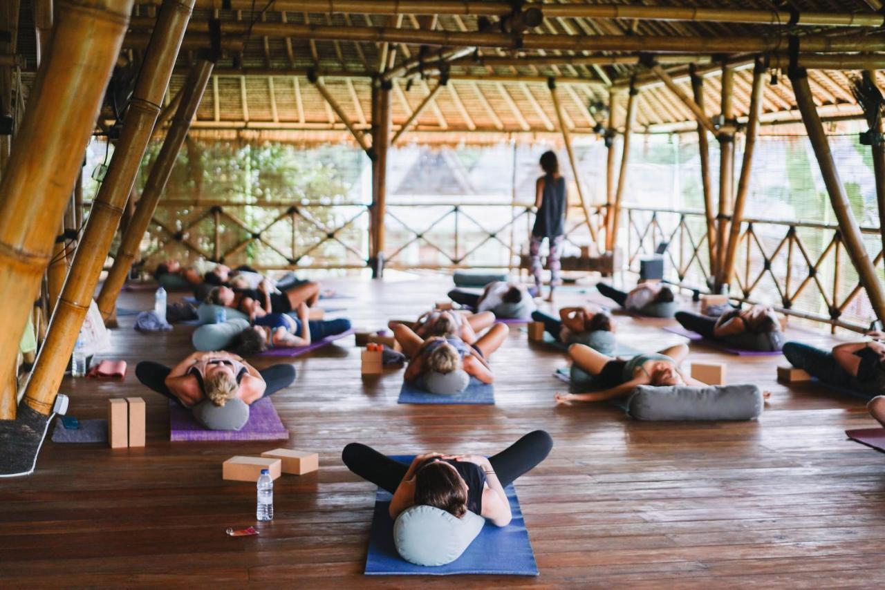 Flowers & Fire Yoga Garden 길리 아이르 외부 사진